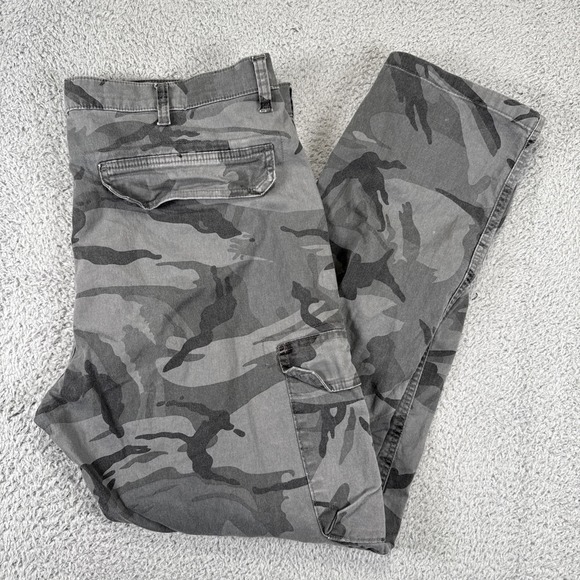 Wrangler Pants Mens 38x30 (40x30) Gray Camo Cargo Utility‎ Pockets Outdoors - Picture 1 of 6
